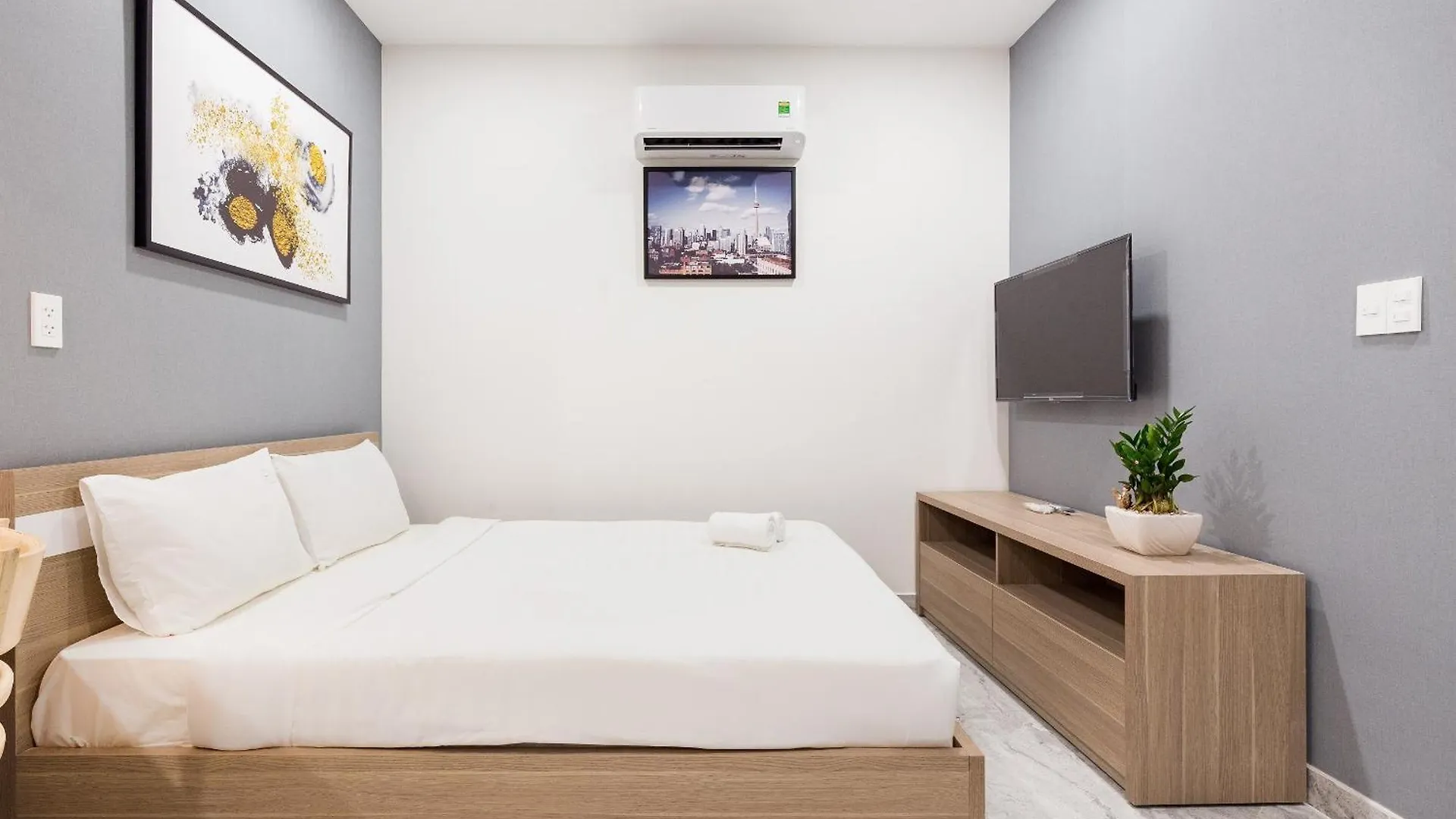 Yours Tower - Airport Ho Chi Minh City Apartment