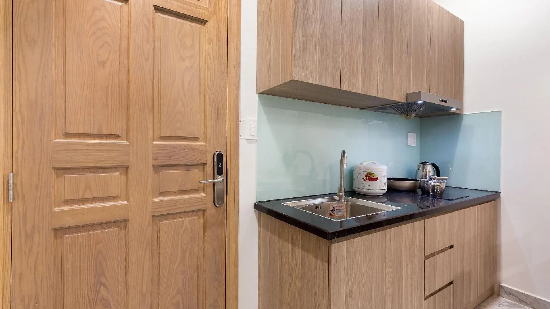 Yours Tower - Airport Ho Chi Minh City Apartment