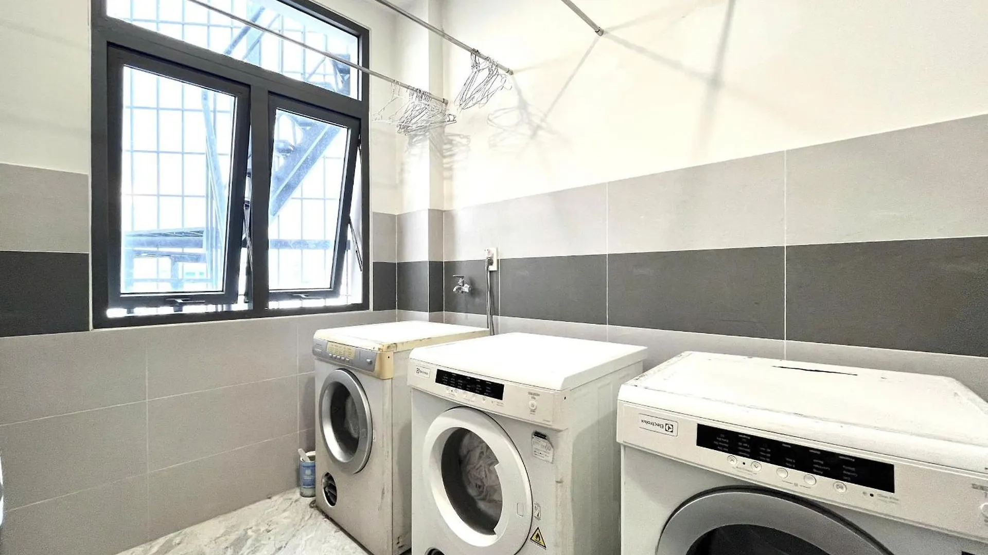 Yours Tower - Airport Ho Chi Minh City Apartment
